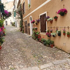 https://bene-ennidhos-house-alghero-centro-storico.in-sardinia.net
